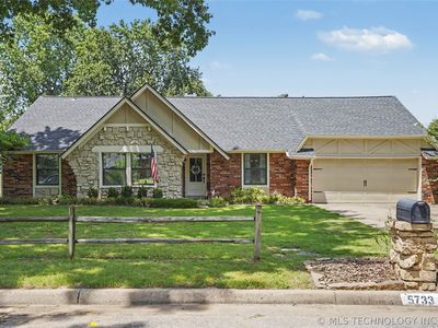5733 E 97th Pl
