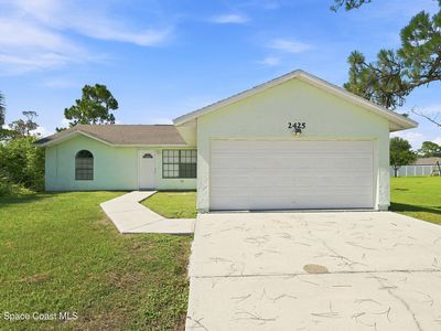 2425 Cogan Dr SE