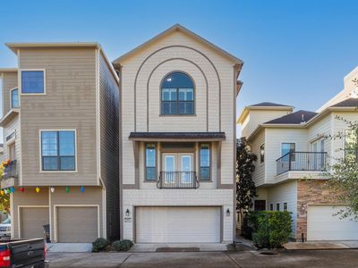 905 Garden Oaks Trce