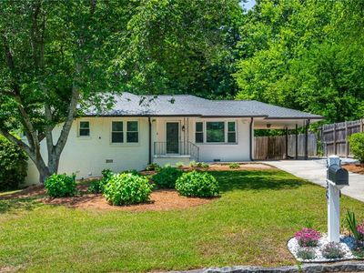 3136 Meadowood Ln