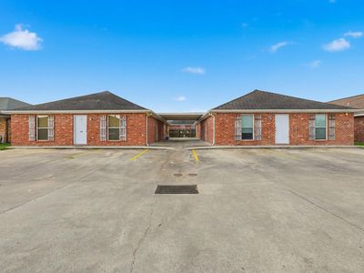 219-221 Gloria St #306
