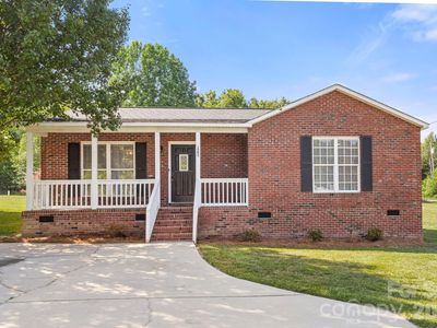 1502 E Main St