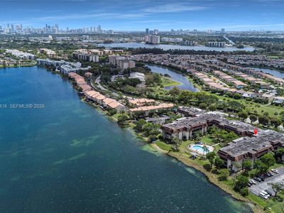 671 NE 195th St APT 114E