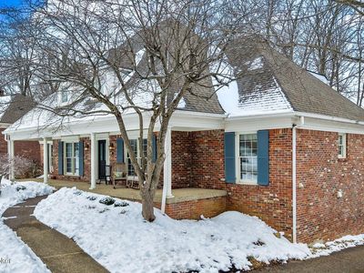 803 Lake Forest Pkwy