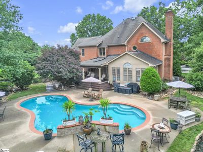 1 Squires Meadow Ct