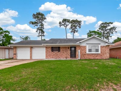 14011 Hollypark Dr