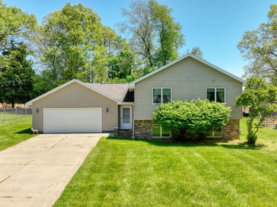475 Greenbriar Pl