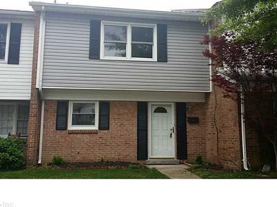 5573 New Colony Dr