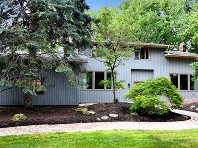Property at 6490 Foxboro Dr, Mayfield Village, OH