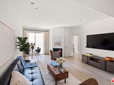 585 N Rossmore Ave APT 506