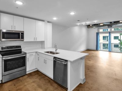 1300 Saint Marys St #402