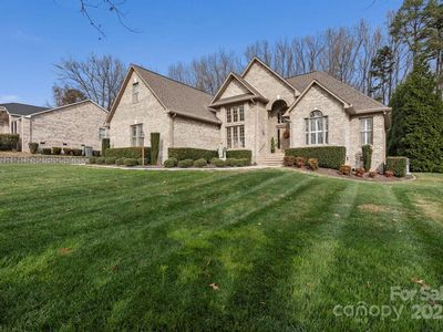 122 Stone Ridge Dr #8