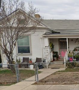 827 WAVERLY AVE