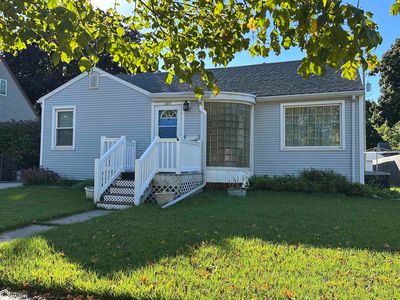 327 Lincoln Ave