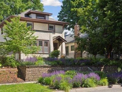 2221 Selby Ave