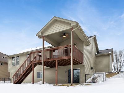 5515 NE Hillcrest Dr