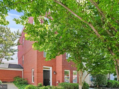 2123 12th Pl NW