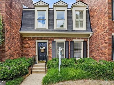 13 Stratford Hall Pl NE #13