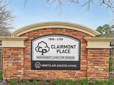 1800 Clairmont Lake A623