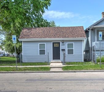 339 S Joliet St