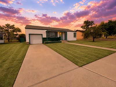 2711 Redwood Dr
