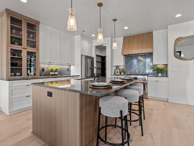 1183 NW Skyline Ranch Rd