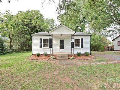 61 Pinecrest Dr SW
