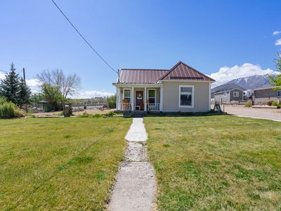 499 W Center St