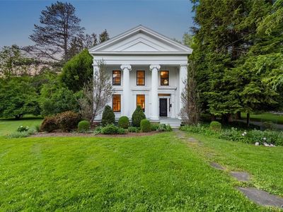 76 College St