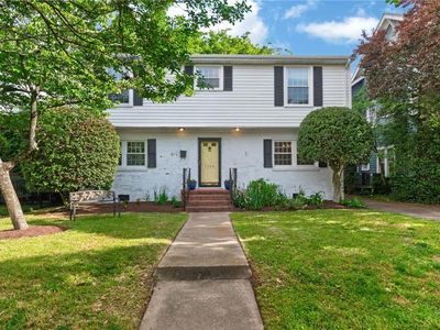 1106 Jamestown Cres