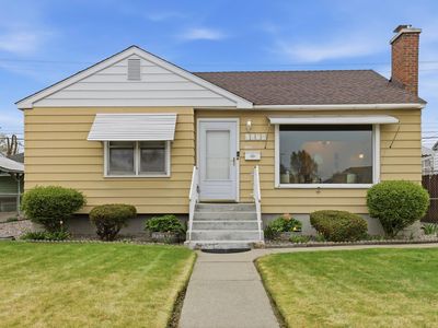 1107 E Empire Ave