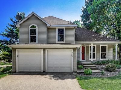 Property at 8778 Hawthorne Dr, Eden Prairie, MN