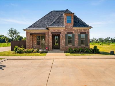 1004 Traditions Loop