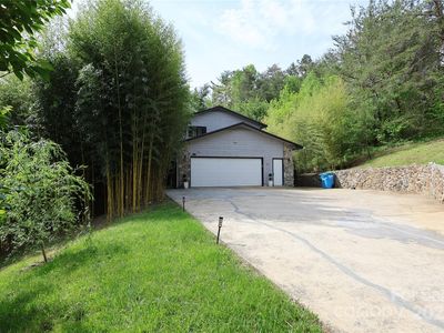 37 Nichols Hill Dr