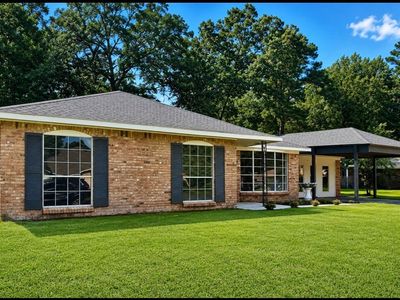 904 Whispering Lake Dr