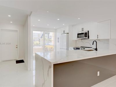 933 NE 24th Ave #169