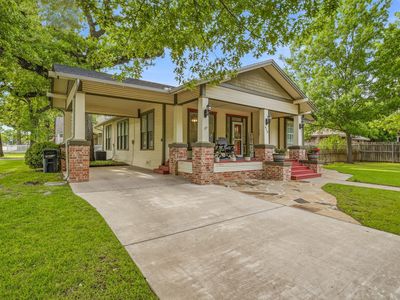 910 S Waco St