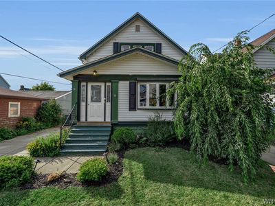 18 Robins St
