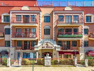 3163 Emmons Ave #3N