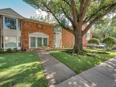 4115 Glenwick Ln