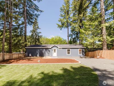 401 E Trails End Drive