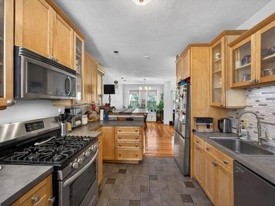 23 Netherlands Rd #1