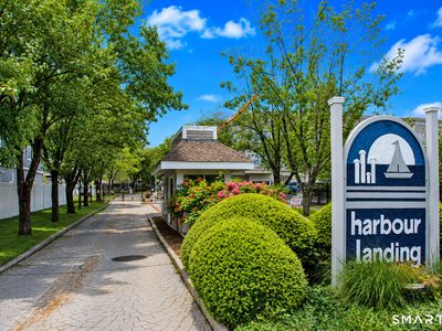 14 Harbour Close
