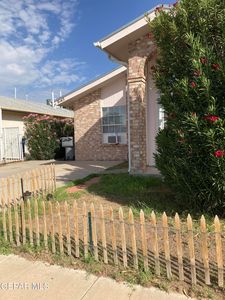 9145 Bur Oak Cir