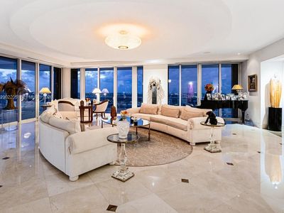 7000 Island Blvd #Penthouse 02