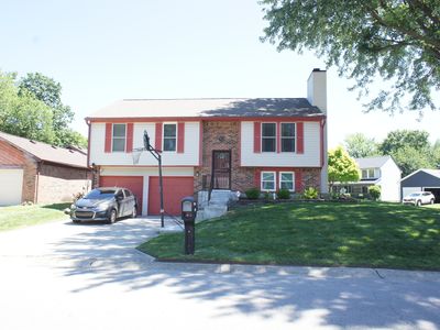 5762 Pilgrim Dr