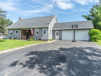 322 E Main St