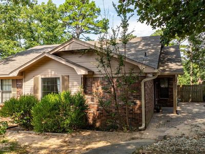 30 Woodlore Cir