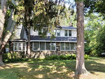 3671 Lakeshore Rd