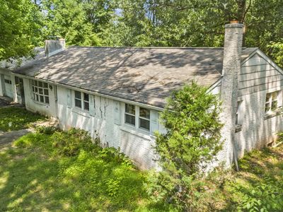 2900 Chestnut Hill Rd